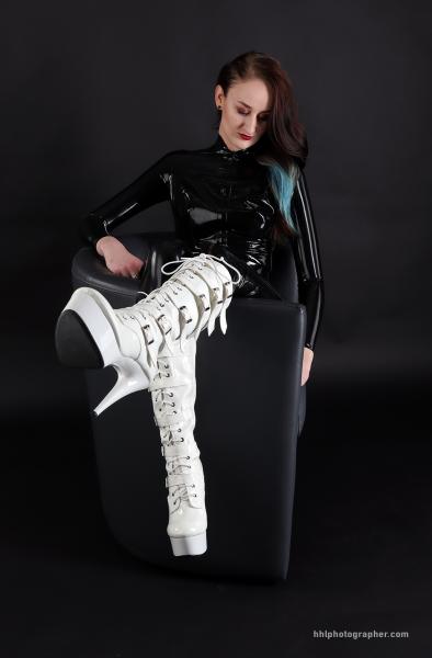 Plateau High Heels Stiefel weiß mit Schnallen